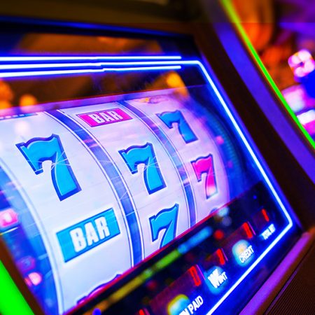 老虎機遊戲類型及特性分析：風險與回報的權衡