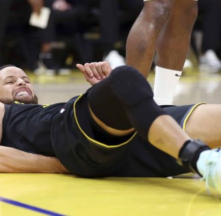 勇士官方宣佈：Stephen Curry骨盆挫傷！