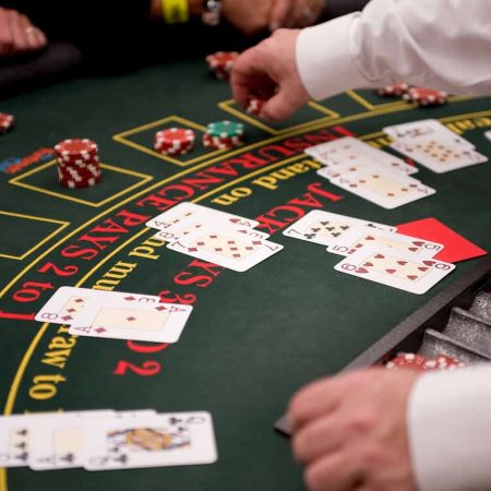 網上德州撲克遊戲規則精華：玩法、牌型、策略