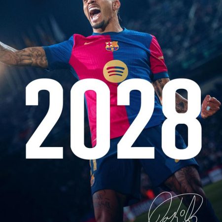 56場34球22助攻仲拎埋三冠王！巴塞同28歲嘅拉芬拿續約到2028年！